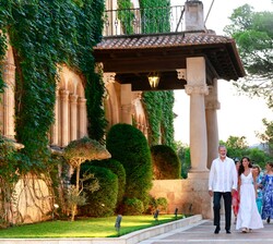 La Familia Real se dirirge a la recepción