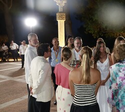 Conversación de la Familia Real con los integrantes del equipo Avarca Ciutadella ganador de la 50ª Copa de Su Majestad la Reina Iberdrola Voleibol