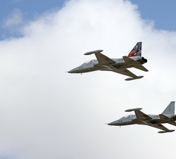 Vuelo de instrucción de Su Alteza Real la Princesa de Asturias con el F5 en el Ala 23 junto a otros alumnos de la Academia General del Aire y del Espa