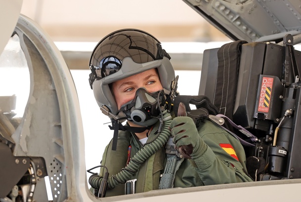 Su Alteza Real la Princesa de Asturias, justo antes de iniciar el vuelo en el avión F5