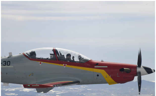 Su Alteza Real la Princesa de Asturias, durante su segundo vuelo en solitario realizado durante su periodo de formación en la Academia General del Air