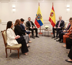 Encuentro de Su Majestad el Rey con el presidente del Ecuador, Daniel Noboa, y las delegaciones de los dos países