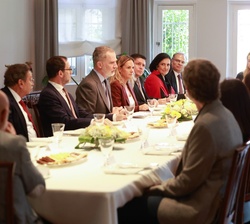 Su Majestad el Rey con empresarios españoles y asociaciones patronales bolivianas