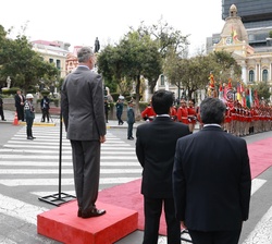 Su Majestad el Rey en el recibimiento en el Palacio Quemado