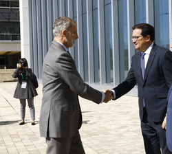 Su Majestad el Rey recibe el saludo del ministro de Transformación Digital y Función Pública, Óscar López Águeda