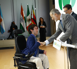 Su Majestad el Rey entrega las “Becas Iberdrola”