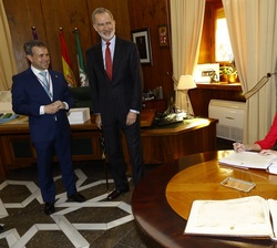 Sus Majestades los Reyes en el Ayuntamiento de Jaén