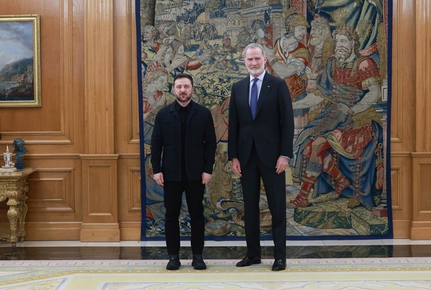 Su Majestad el Rey junto al Presidente de Ucrania antes de su encuentro