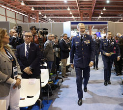 Su Majestad el Rey asiste a la conferencia inaugural