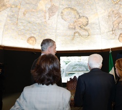 Don Felipe y el presidente Mattarella en la sala conocida como “El Cielo de Salamanca”