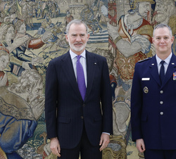 Don Felipe junto al general Grynkewich