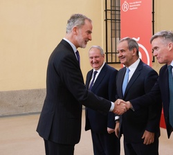 Su Majestad el Rey recibe el saludo del embajador del Reino Unido de la Gran Bretaña e Irlanda del Norte en España, Alexander Ellis
