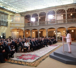Vista genaral del Patio de los Austrias durante el desarrollo del acto