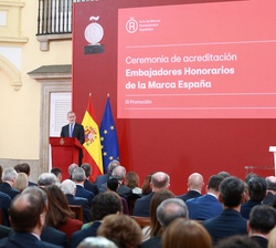 Vista genaral del Patio de los Austrias durante las palabras de Su Majestad el Rey