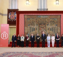 Su Majestad el Rey con los nuevos “Embajadores Honorarios de la Marca España”
