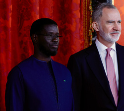 Don Felipe junto al Presidente de la República de Senegal. Bassirou Diomaye Diakhar Faye