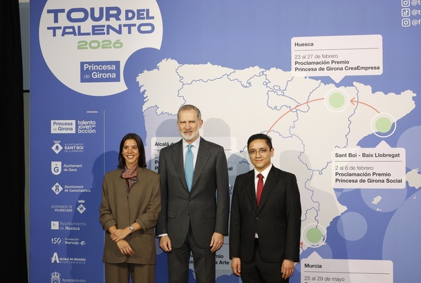 Su Majestad el Rey junto a los galardonados como Premio Princesa de Girona Internacional 2026 en las categorías de "CreaEmpresa" e "Inv
