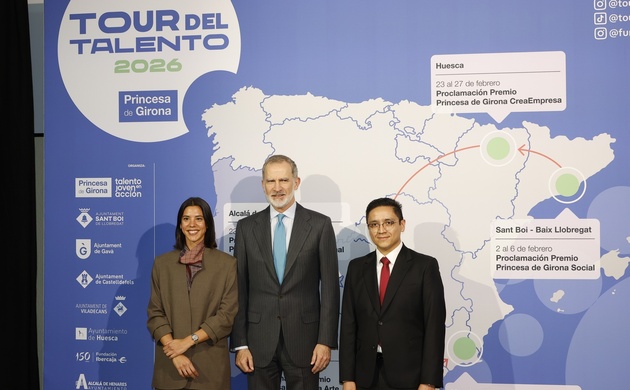 Su Majestad el Rey junto a los galardonados como Premio Princesa de Girona Internacional 2026 en las categorías de "CreaEmpresa" e "Investigación"