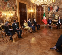 Su Majestad el Rey y el Presidente de la República Portuguesa durante el encuentro
