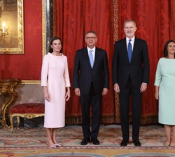 Sus Majestades los Reyes junto al Presidente de la República Portuguesa, António José Seguro y la Primera Dama, Margarida Maldonado Freitas