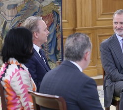 Un momento de la audiencia de Su Majestad el Rey al Comité de Dirección de Heineken España con motivo del 120.º aniversario de la compañía en España