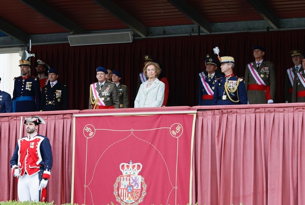 Su Majestad la Reina Doña Sofía en la Tribuna Real durante el acto