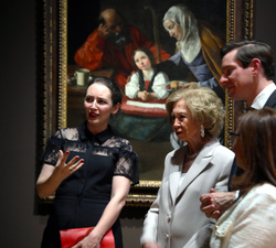 Su Majestad la Reina Doña Sofía, durante el recorrido por la muestra dedicada a Francisco de Zurbarán
