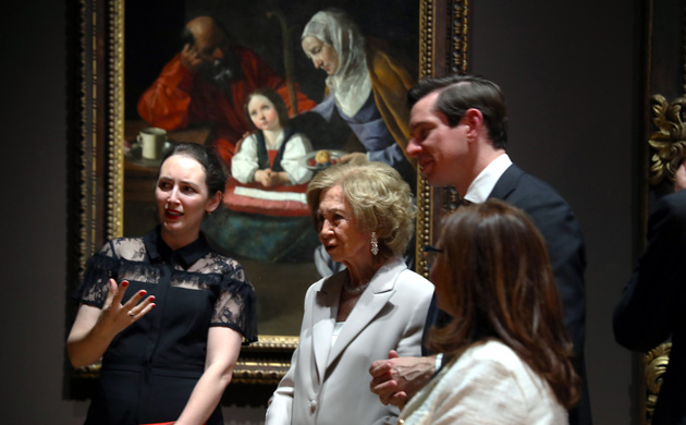 Su Majestad la Reina Doña Sofía, durante el recorrido por la muestra dedicada a Francisco de Zurbarán