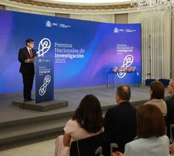 Vista general del salón durante la intervención del presidente de la Generalitat de Cataluña, Salvador Illa, el acto de entrega de los Premios Naciona
