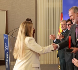 Su Majestad el Rey entrega del Premio Nacional de Investigación para jovenes “Gabriella Morreale” en el ámbito de medicina y ciencias de l