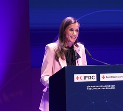 Doña Letizia dirige unas palabras con motivo del “Día Mundial de la Cruz Roja y de la Media Luna Roja”
