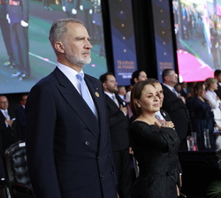 Su Majestad el Rey durante la interpretación del Himno Nacional de Costa Rica