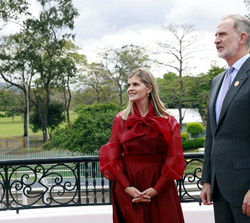 Don Felipe durante el encuentro mantenido con Laura Fernández Delgado en el Museo de Arte – Parque Metropolitano La Sabana