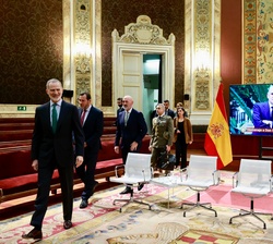 Su Majestad el Rey accede al Paraninfo de la Universidad Complutense de Madrid