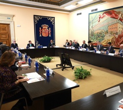 Don Felipe durante la reunión del Patronato de la Fundación CODESPA