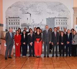 Don Felipe junto a los socios del Observatorio Empresarial para el Crecimiento Inclusivo