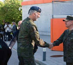  Su Majestad el Rey recibido por el almirante general, jefe del Estado Mayor de la Defensa (JEMAD), Teodoro Esteban López Calderón