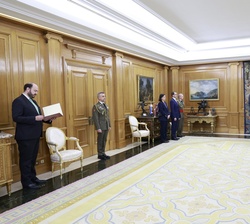 Lectura del texto de la reforma del apartado 3 del Artículo 69 de la Constitución momentos antes de la sanción por parte de Su Majestad el Rey