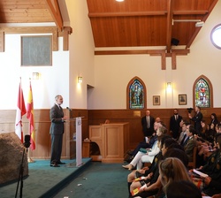 Su Majestad el Rey durante sus palabras en Lakefield College School