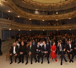 Vista general del patio de butacas del Teatro de Rojas antes del inicio del acto de entrega de las Medallas de Oro al Mérito en las Bellas Artes 2024