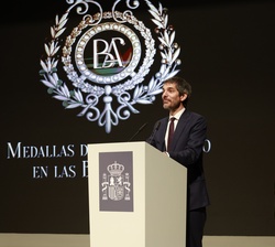 El ministro de Cultura, Ernest Urtasun, durante su intervención en el acto celebrado en Toledo