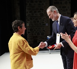 Anne Nathalie Marie Morin, ex directora del Centro Cultural de las Artes del Circo Rogelio Rivel, recoge la Medalla de Oro al Mérito en las Bellas Art