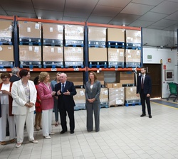 Recorrido de Su Majestad la Reina por las instalaciones del Banco de Alimentos de Castellón