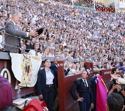 El diestro Bruno Aloi brinda el toro a Su Majestad el Rey
