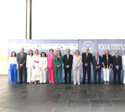 Su Majestad la Reina Doña Sofía junto a las autoridades y participantes en el XXIX Congreso de la Federación Española de Bancos de Alimentos (FESBAL)