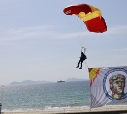 Demostración acrobática paracaidista del Ejército del Aire y del Espacio