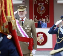 Su Majestad el Rey y Su Alteza Real la Princesa de Asturias durante el homenaje a los que dieron su vida por España
