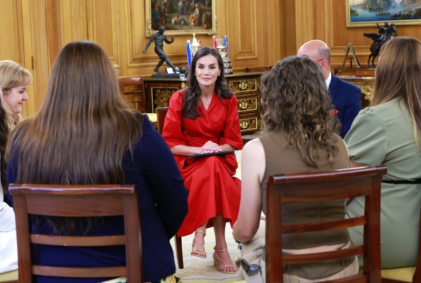 Su Majestad la Reina durante la audiencia con las representantes de Mamis Digitales