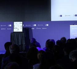 Tras entregar el “Premio Cercle d’Economia a la Construcción Europea” 2026 a Martin Wolf, Su Majestad el Rey dirigió unas palabras a