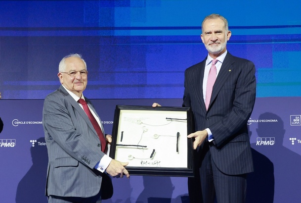 Su Majestad el Rey entrega el “Premio Cercle d’Economia a la Construcción Europea” 2026 a Martin Wolf